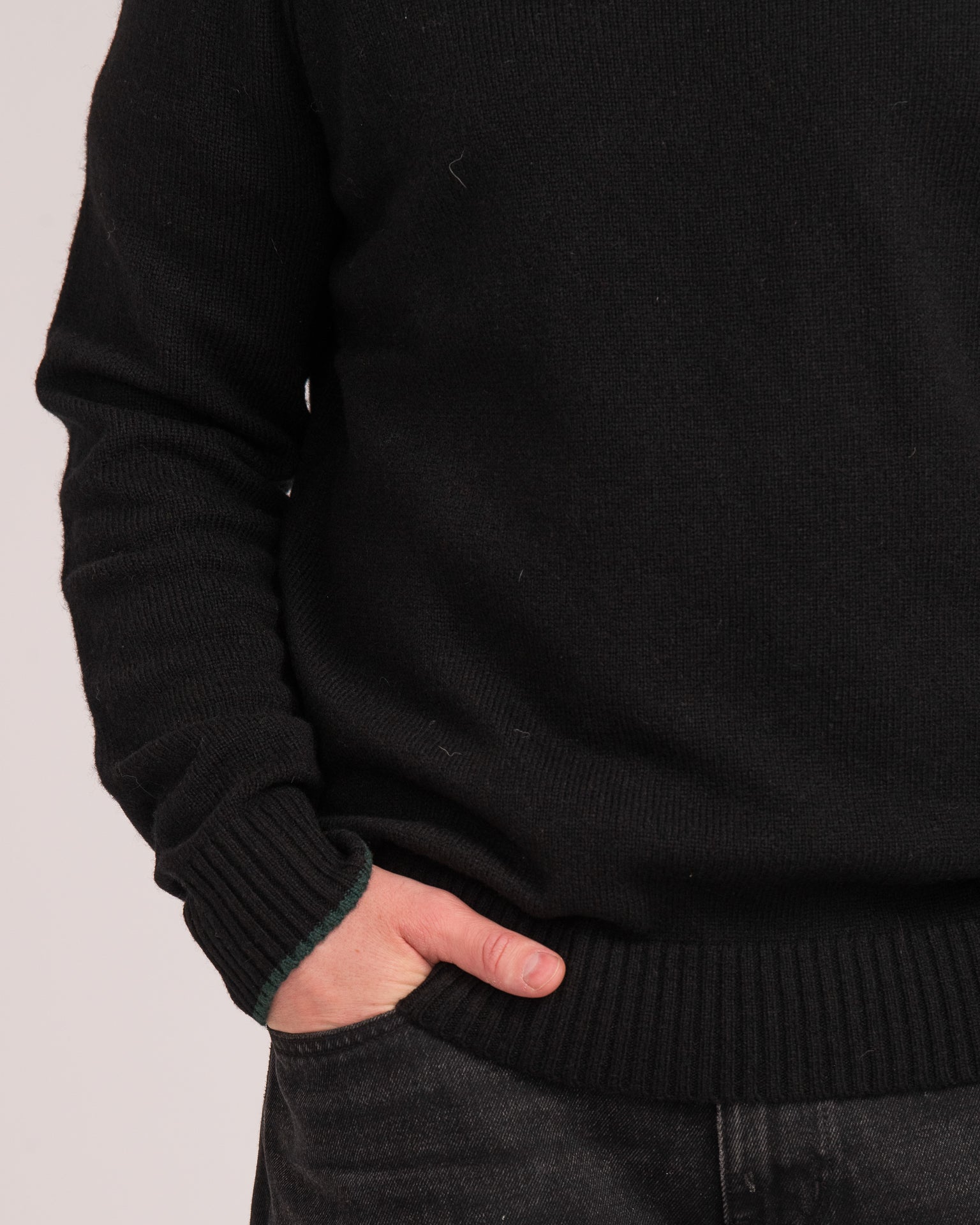 Australian Wool Men's Raglan Knit - Black