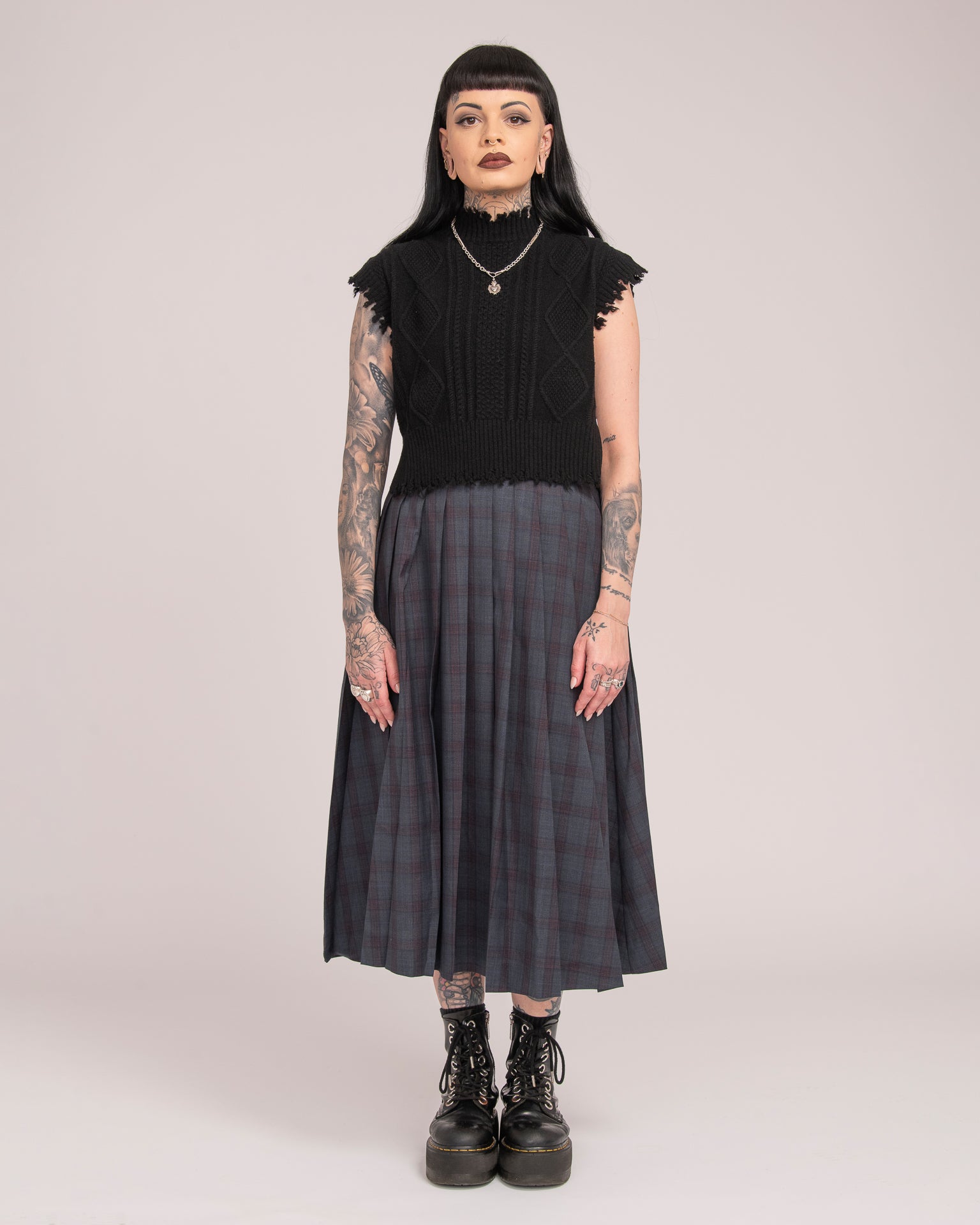 Cropped Cable Vest - Black