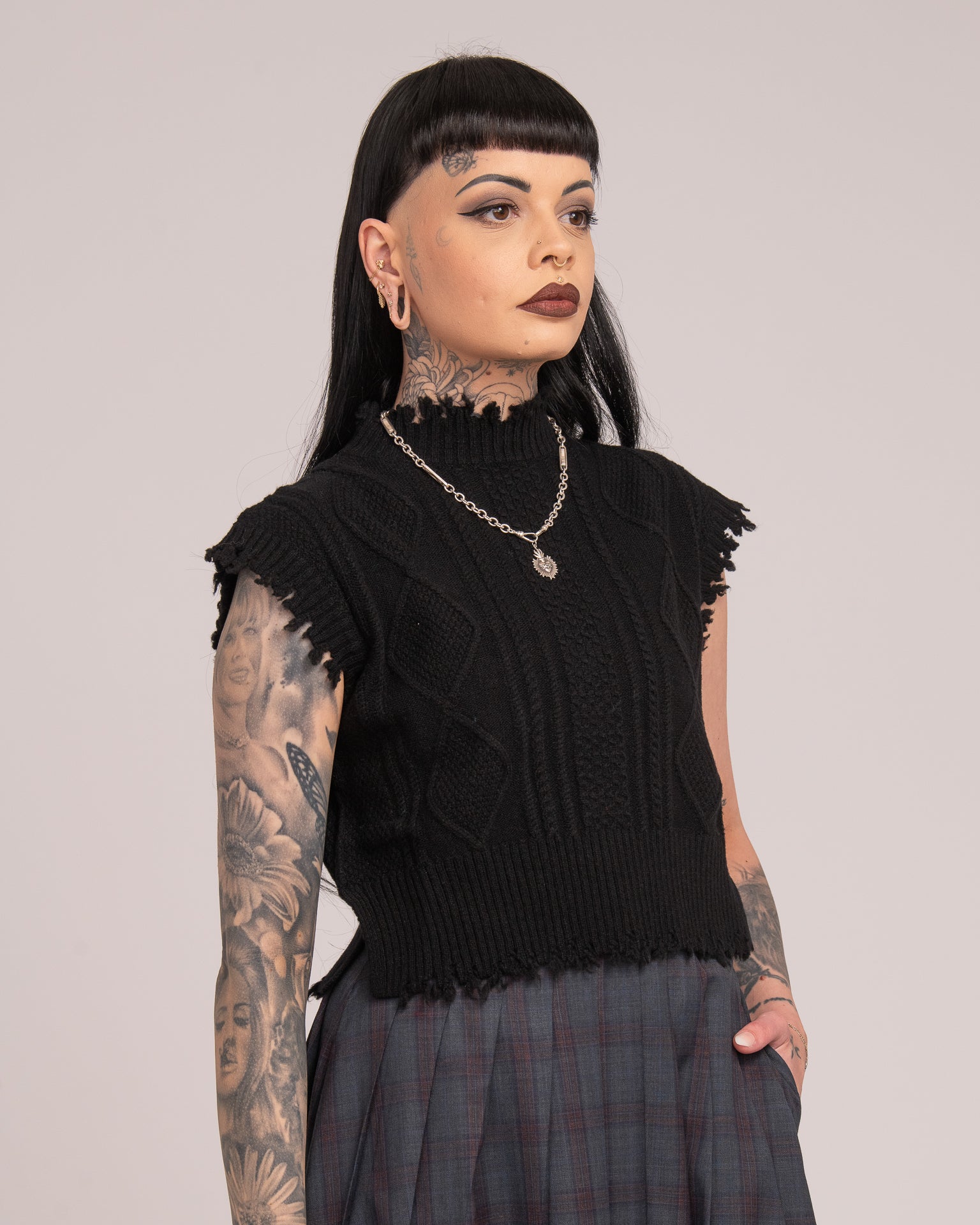 Cropped Cable Vest - Black