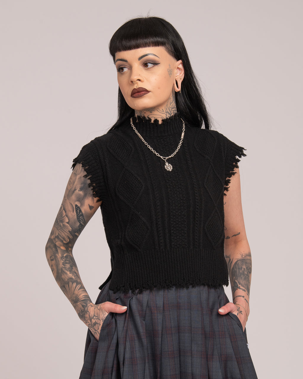 Cropped Cable Vest - Black