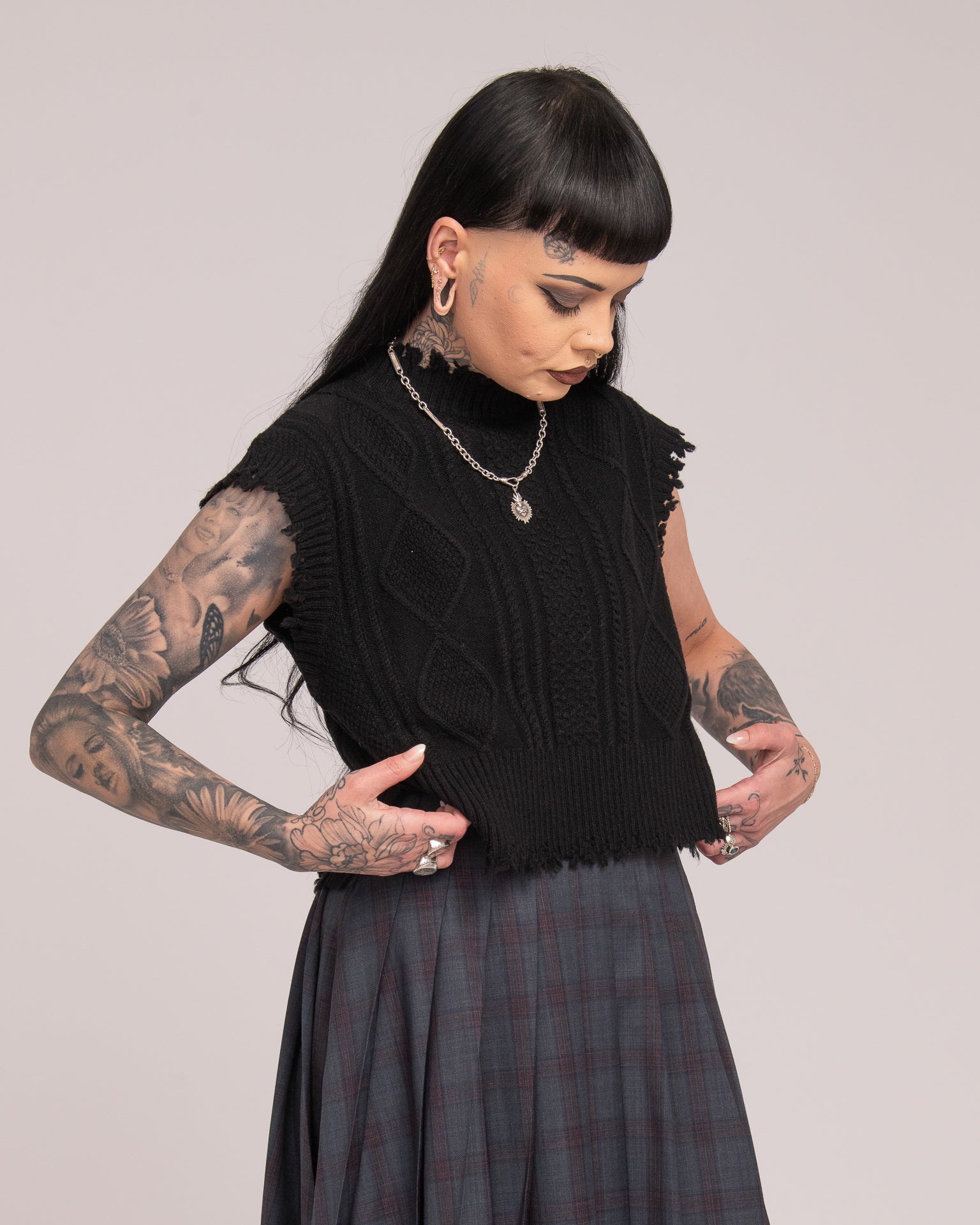 Cropped Cable Vest - Black