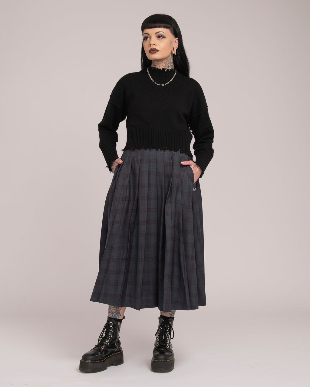 The Fractured Cropped Knit - Black