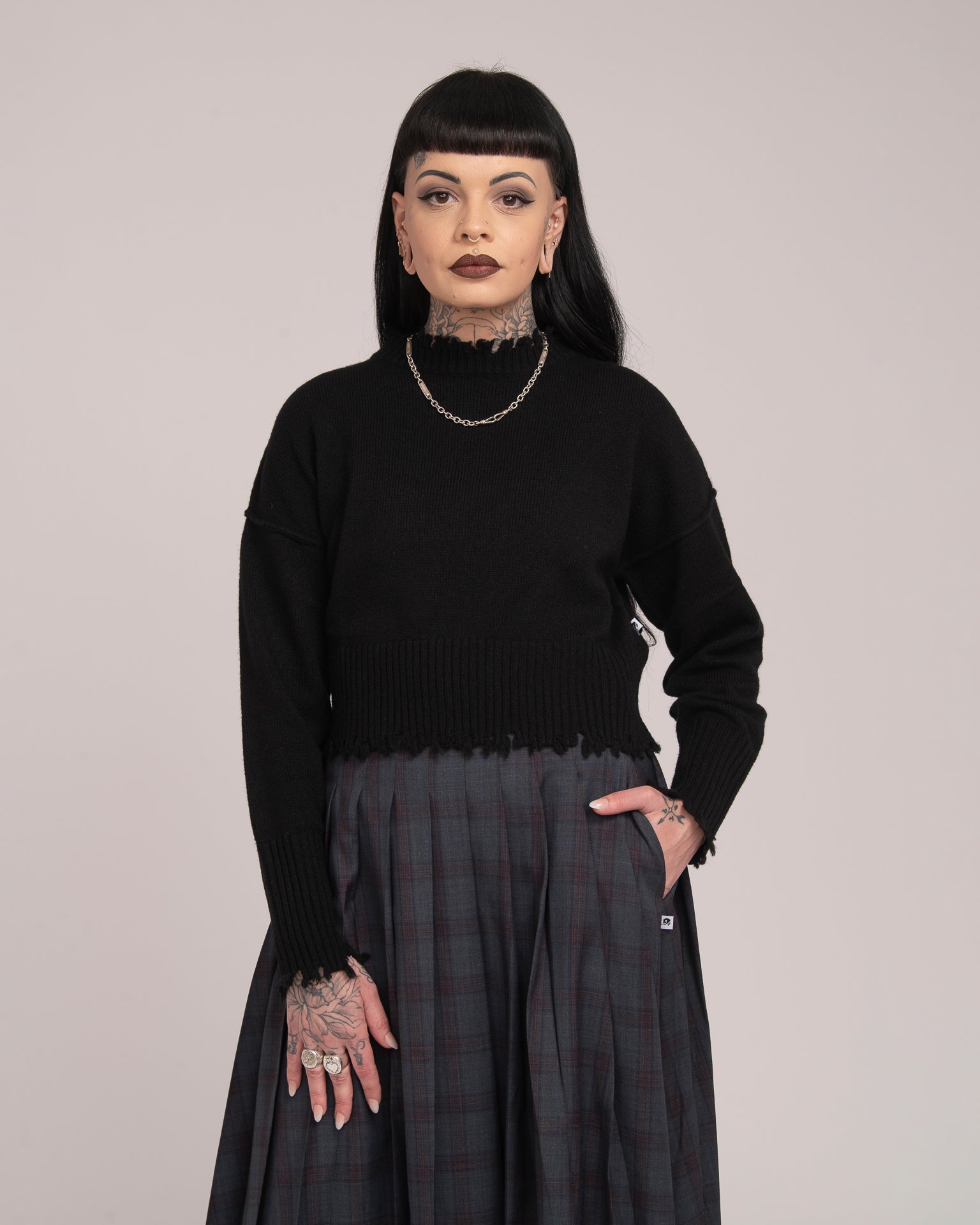 The Fractured Cropped Knit - Black