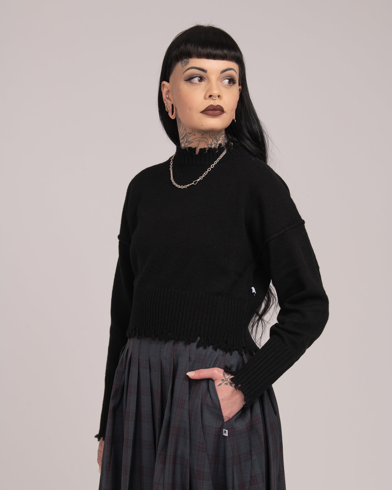 The Fractured Cropped Knit - Black