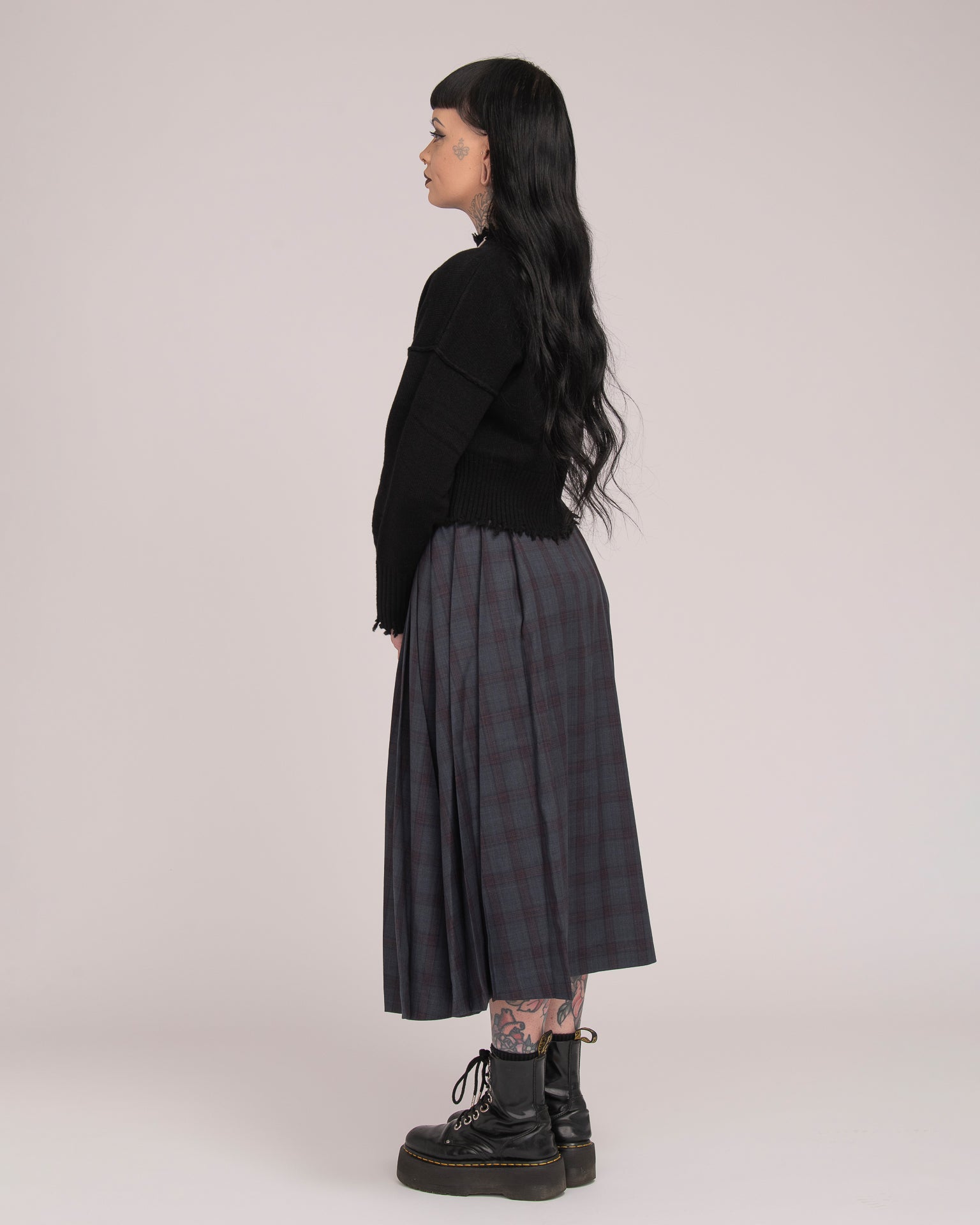 The Fractured Cropped Knit - Black